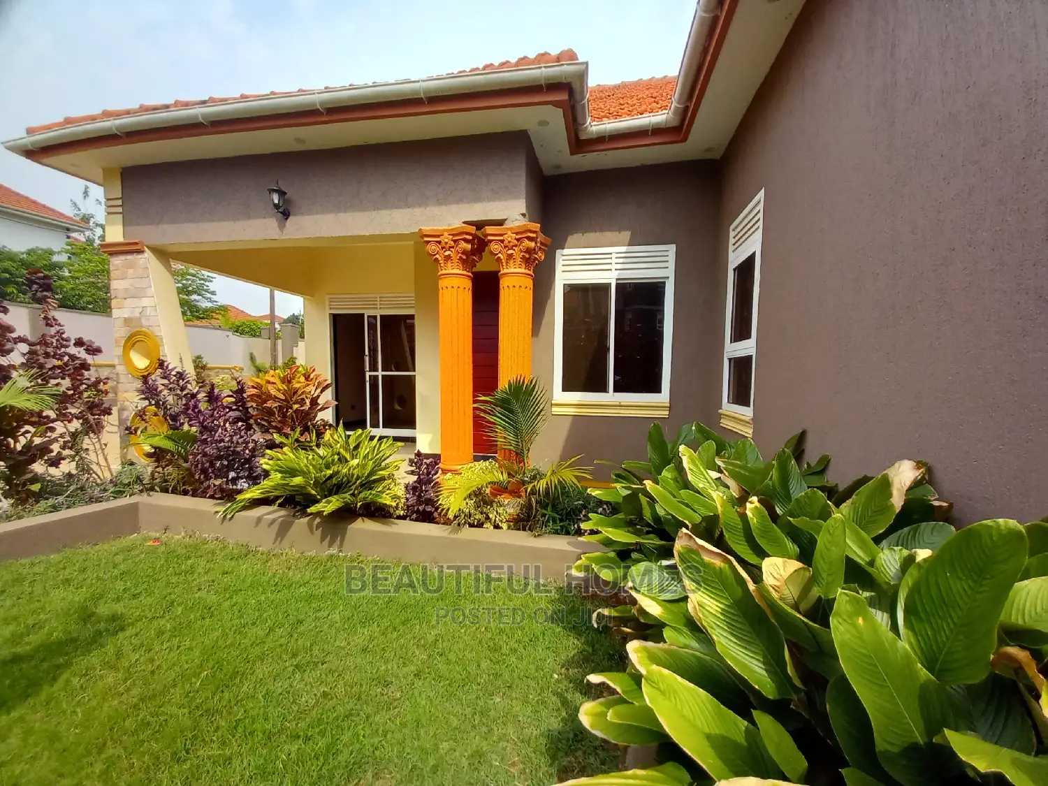 Furnished 4bdrm House in Kira Tarmacked Close for Sale in Kira