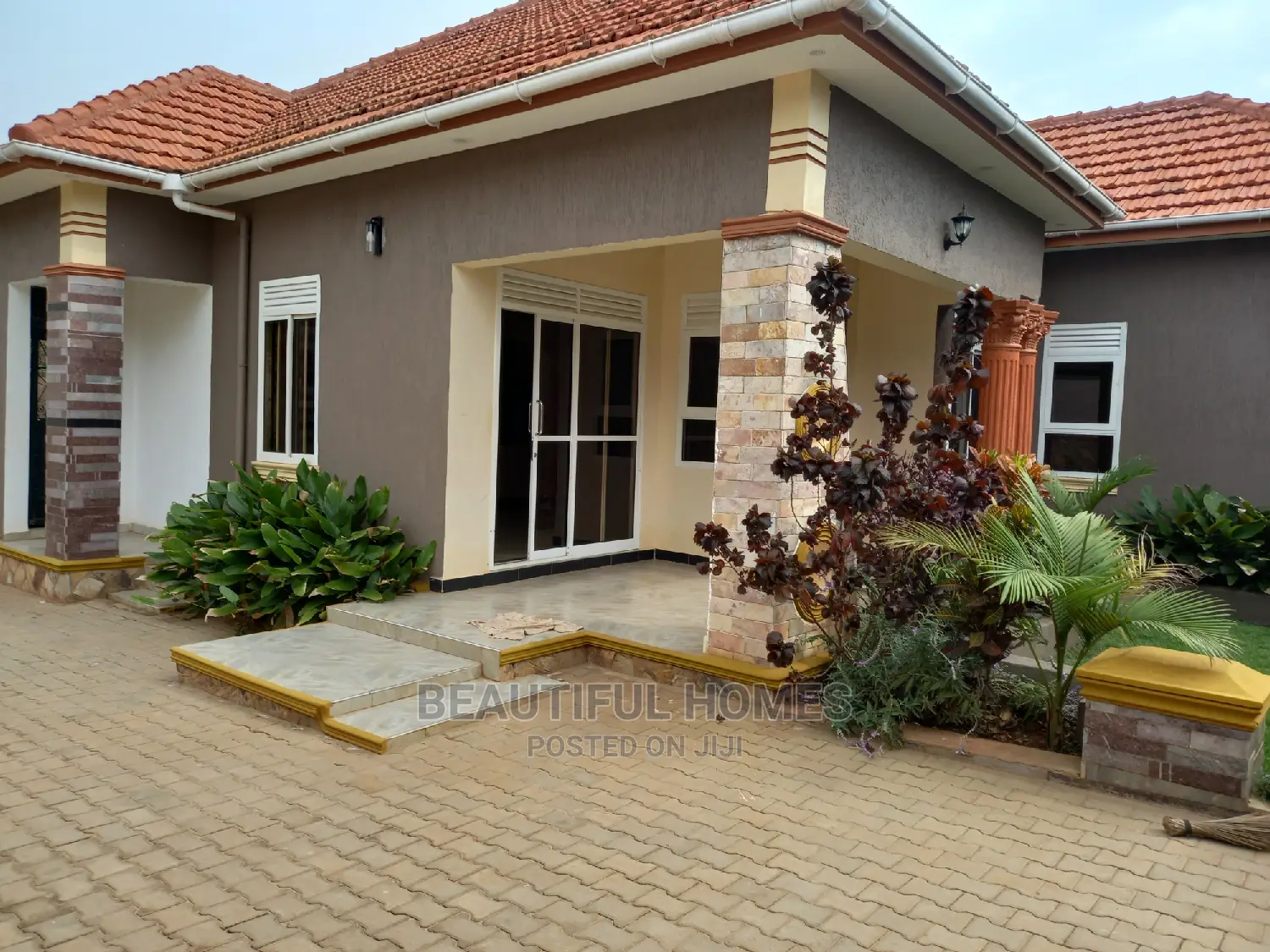 Furnished 4bdrm House in Kira Tarmacked Close for Sale in Kira