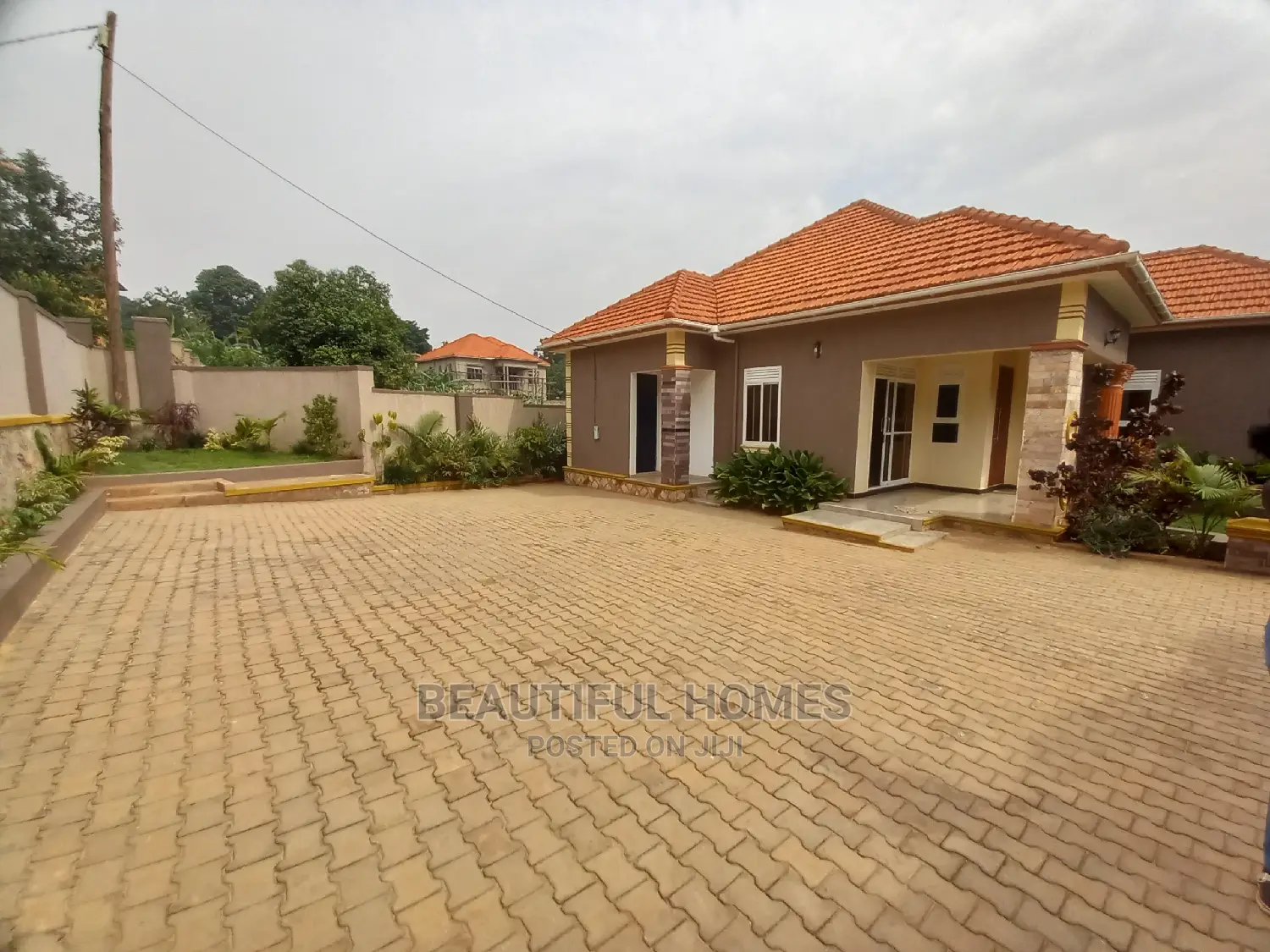 Furnished 4bdrm House in Classy Neighborhood, Kira for Sale in Kira