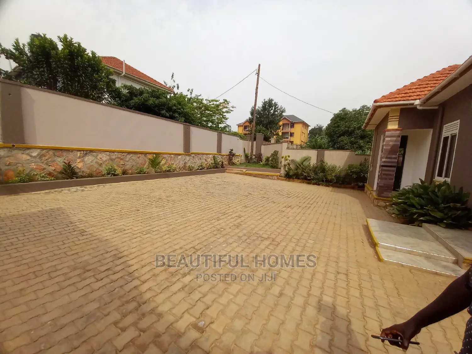 Furnished 4bdrm House in Classy Neighborhood, Kira for Sale in Kira