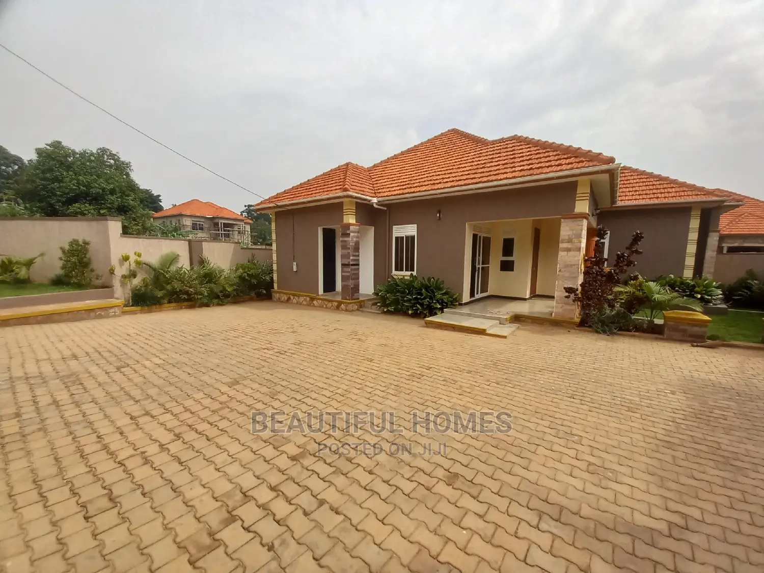 Furnished 4bdrm House in Classy Neighborhood, Kira for Sale in Kira
