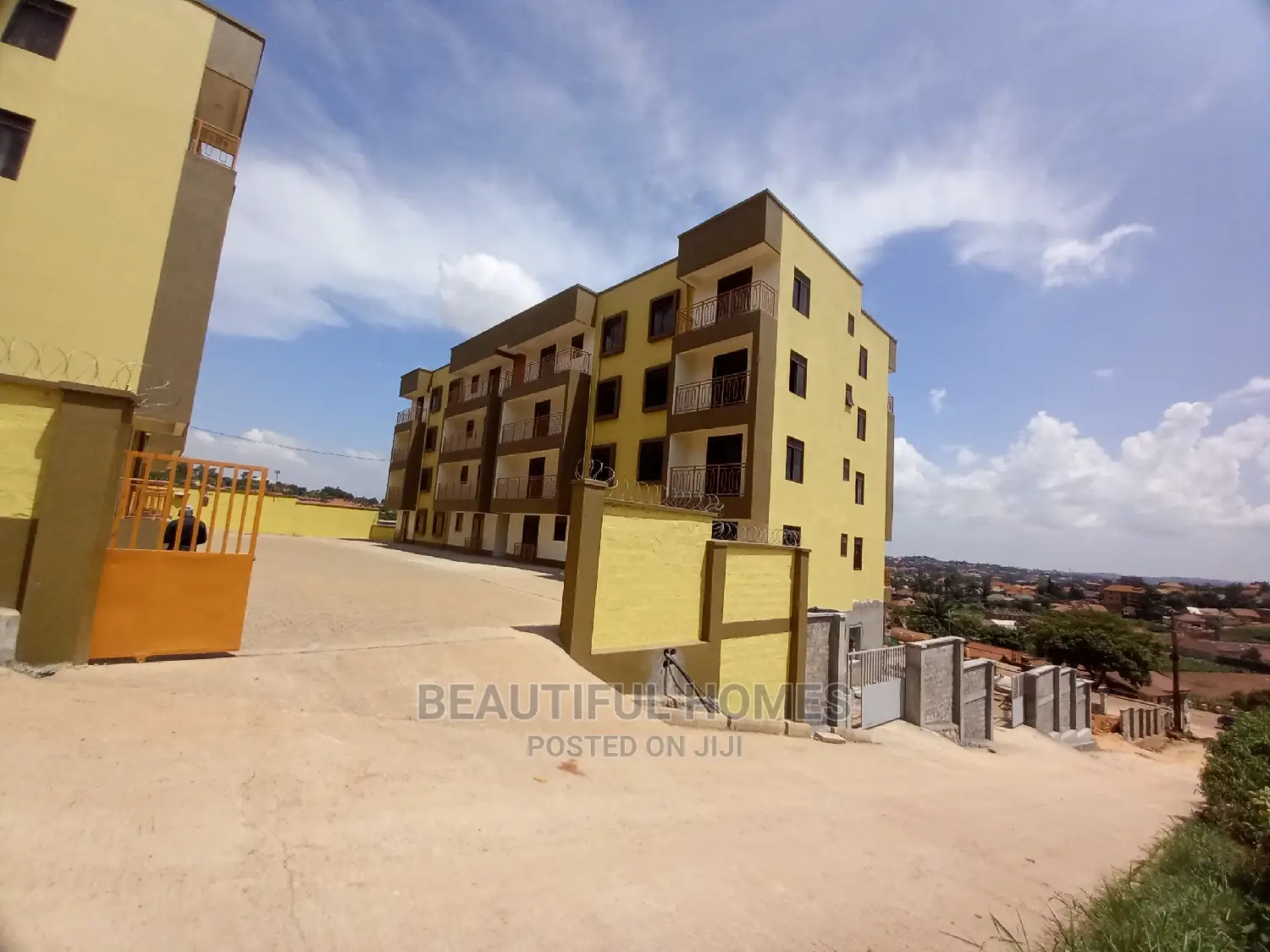 Furnished 3bdrm Condo in Kisaasi Tarmacked, Central Division for Sale in Central Division