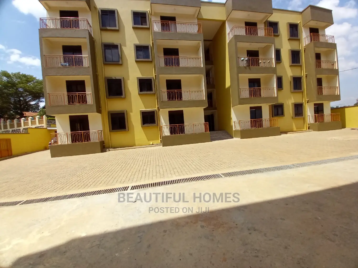 Furnished 3bdrm Condo in Kisaasi Tarmacked, Central Division for Sale in Central Division
