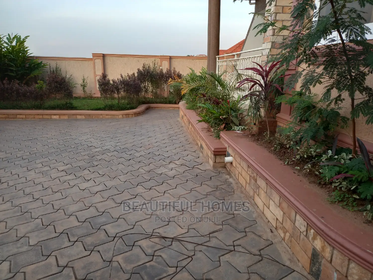 Furnished 4bdrm Bungalow in Kira Corporate, Central Division for Sale in Central Division