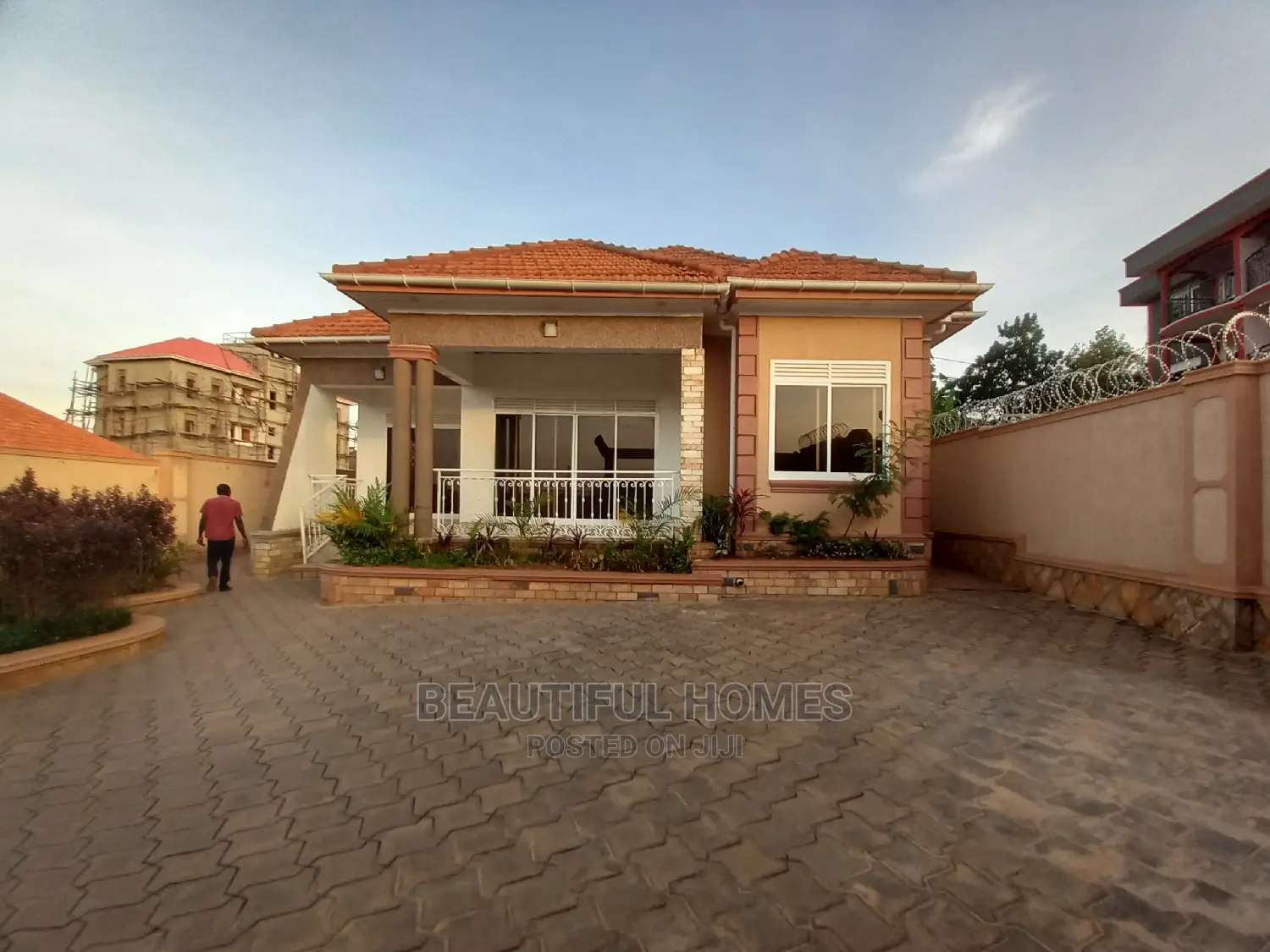 Furnished 4bdrm House in Kira Tarmacked for Sale in Kira