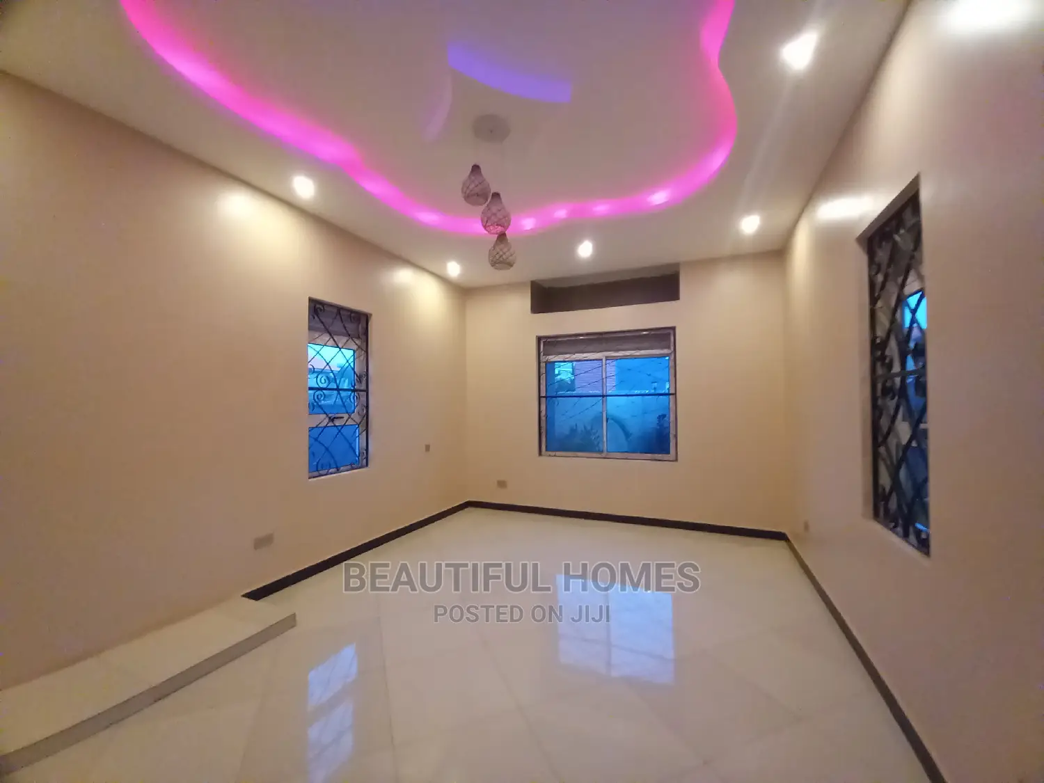 Furnished 4bdrm Bungalow in Richest Estate, Kira for Sale in Kira