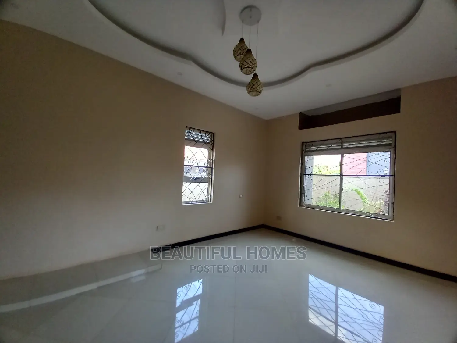 Furnished 4bdrm House in Gated Tarmack Estate, Kira for Sale in Kira