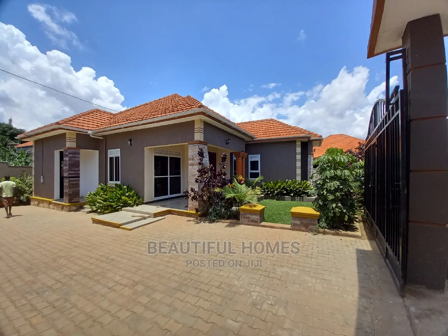 Furnished 4bdrm House in Rich Tarmack Estate, Kira for Sale in Kira