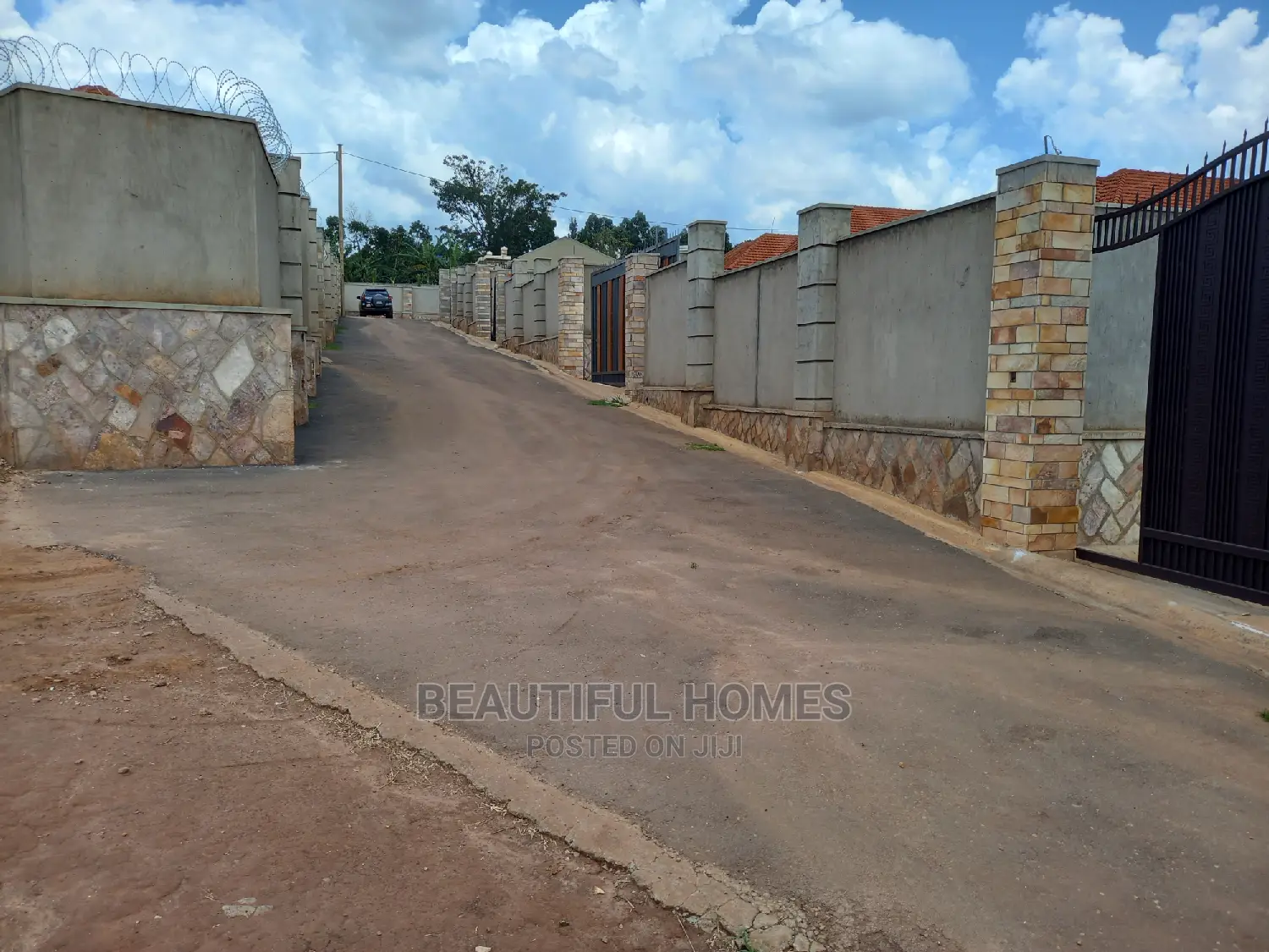 Furnished 2bdrm Apartment in Kisaasi, Central Division for Sale in Central Division