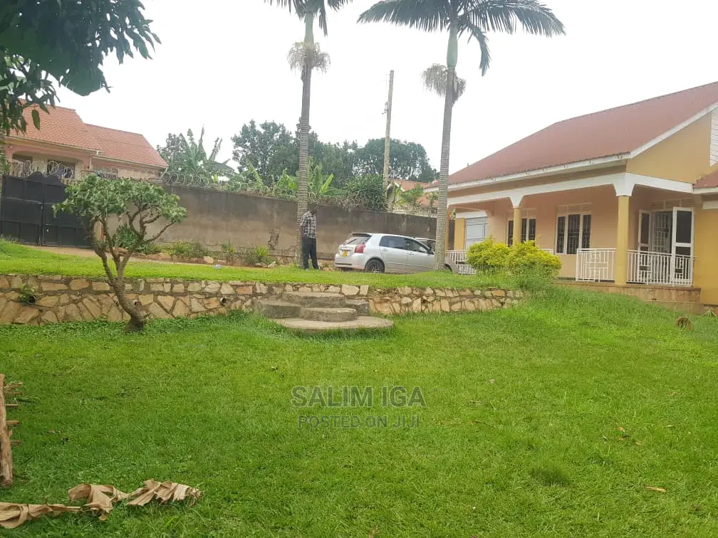 4bdrm Bungalow in Kololo Property, Central Division for Rent in Central Division