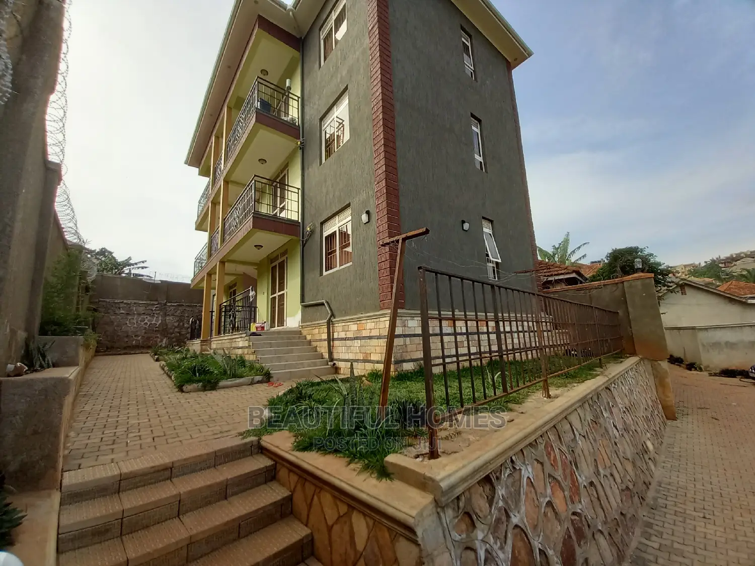 Furnished 2bdrm Apartment in Kisaasi, Central Division for Sale in Central Division