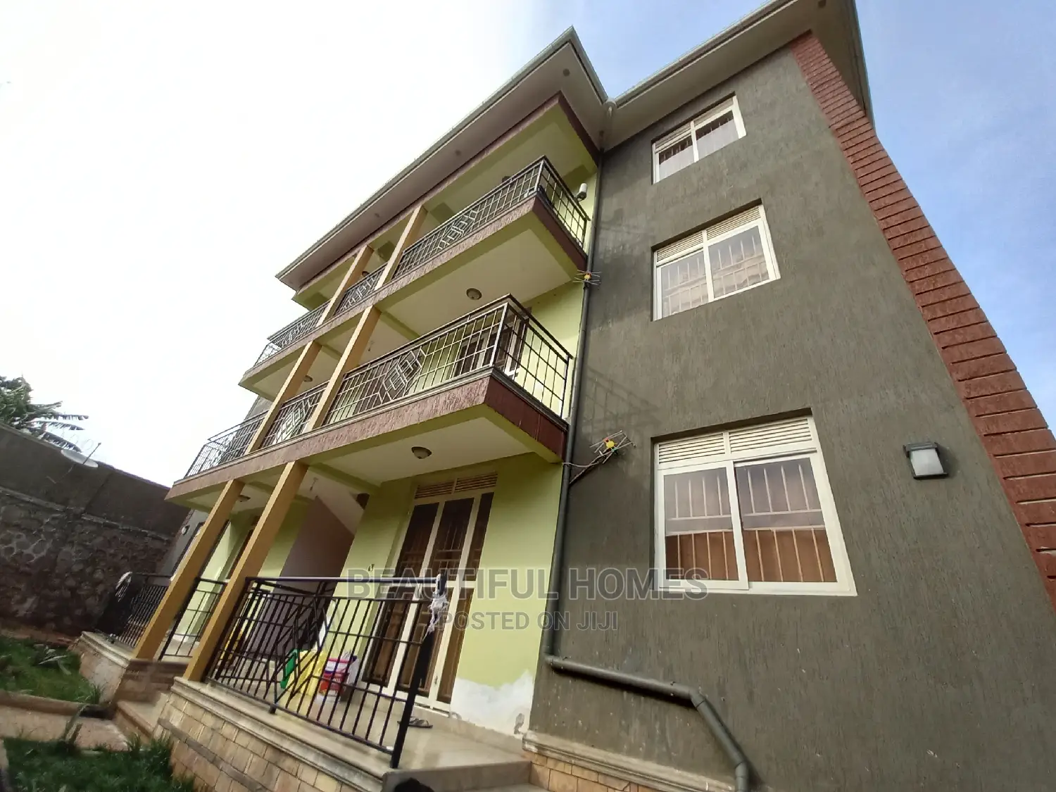 Furnished 2bdrm Apartment in Kisaasi Posh, Central Division for Sale in Central Division