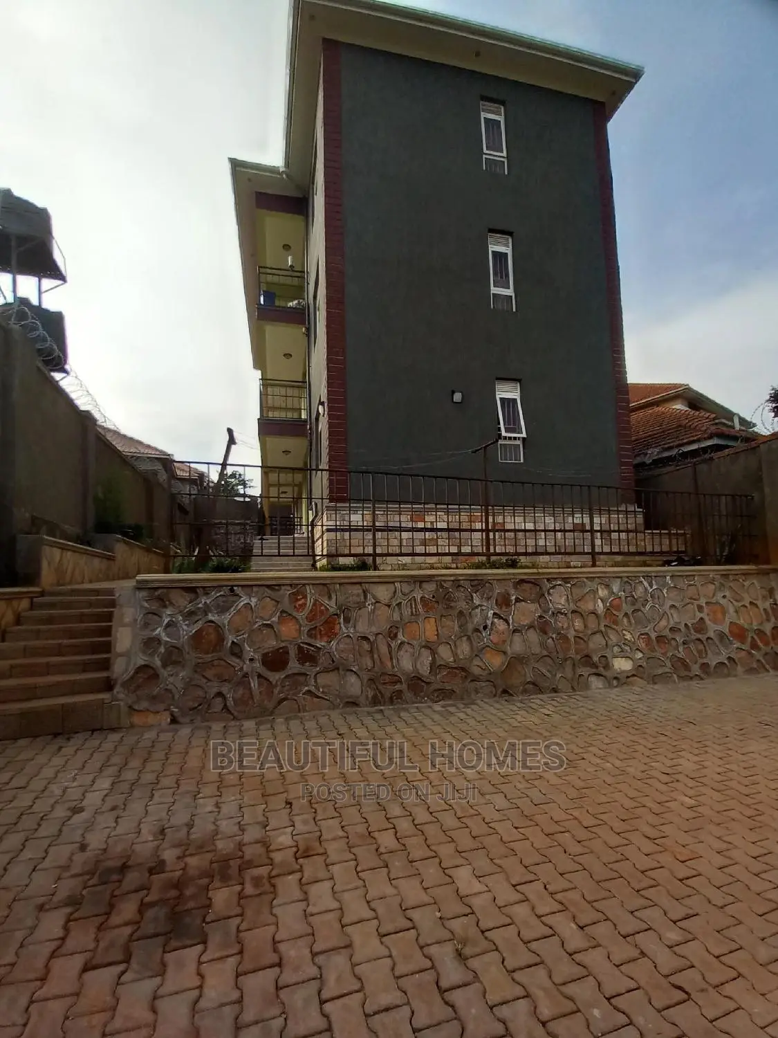 Furnished 2bdrm Apartment in Kisaasi, Central Division for Sale in Central Division
