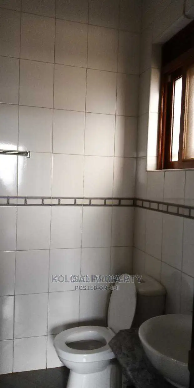 Furnished 2bdrm Block of Flats in Kololo Property, Central Division in Central Division