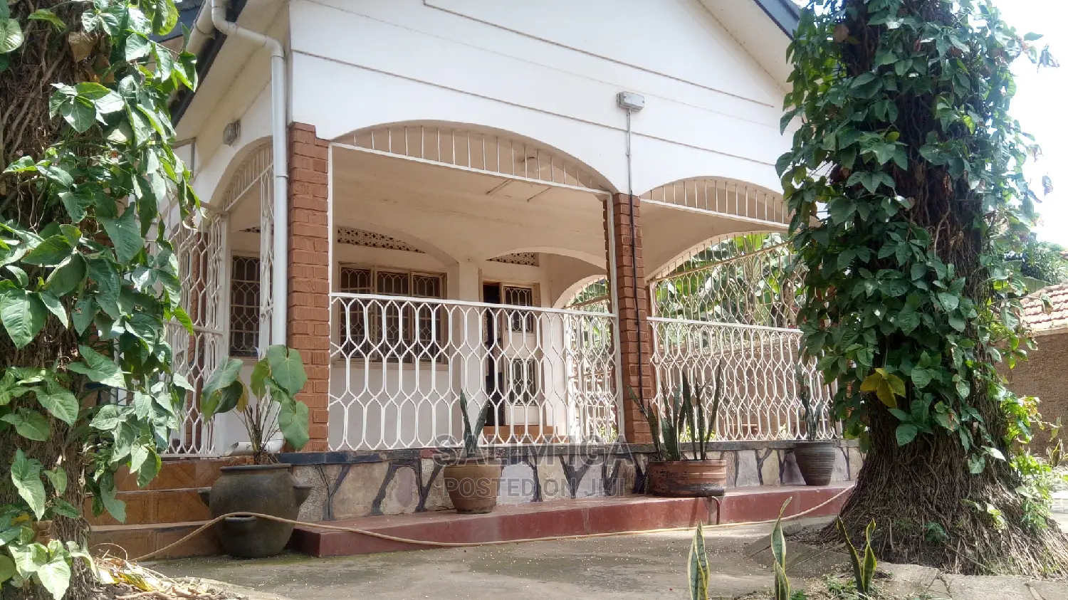 4bdrm Bungalow in Kololo Property, Central Division for Rent in Central Division