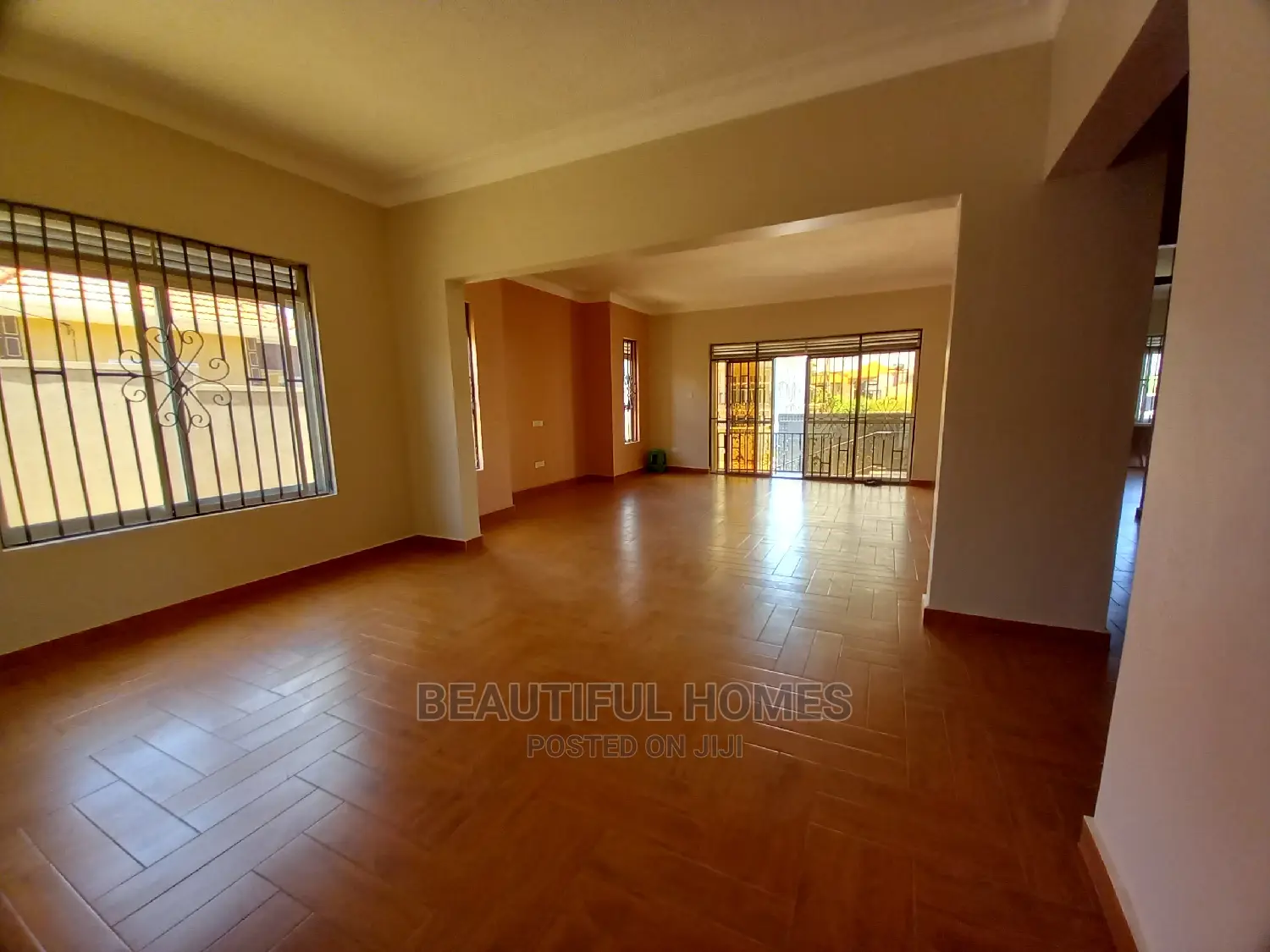 Furnished 4bdrm House in Tarmacked Estate, Kira for Sale in Kira