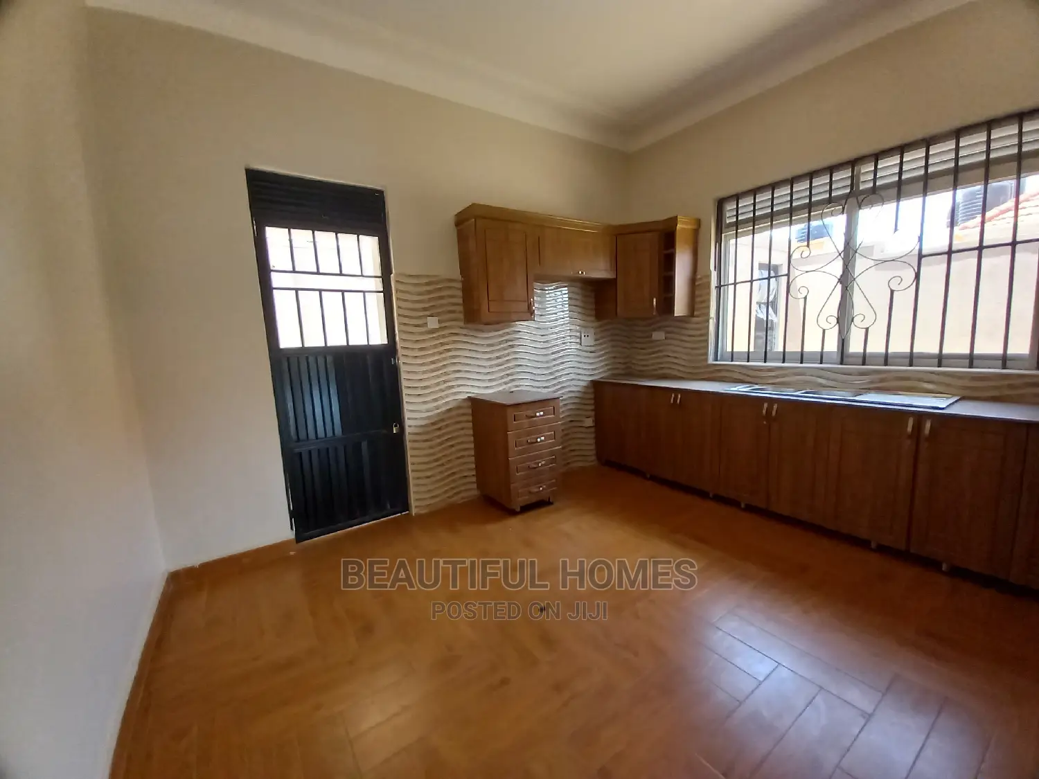Furnished 4bdrm House in Kira Gated for Sale in Kira