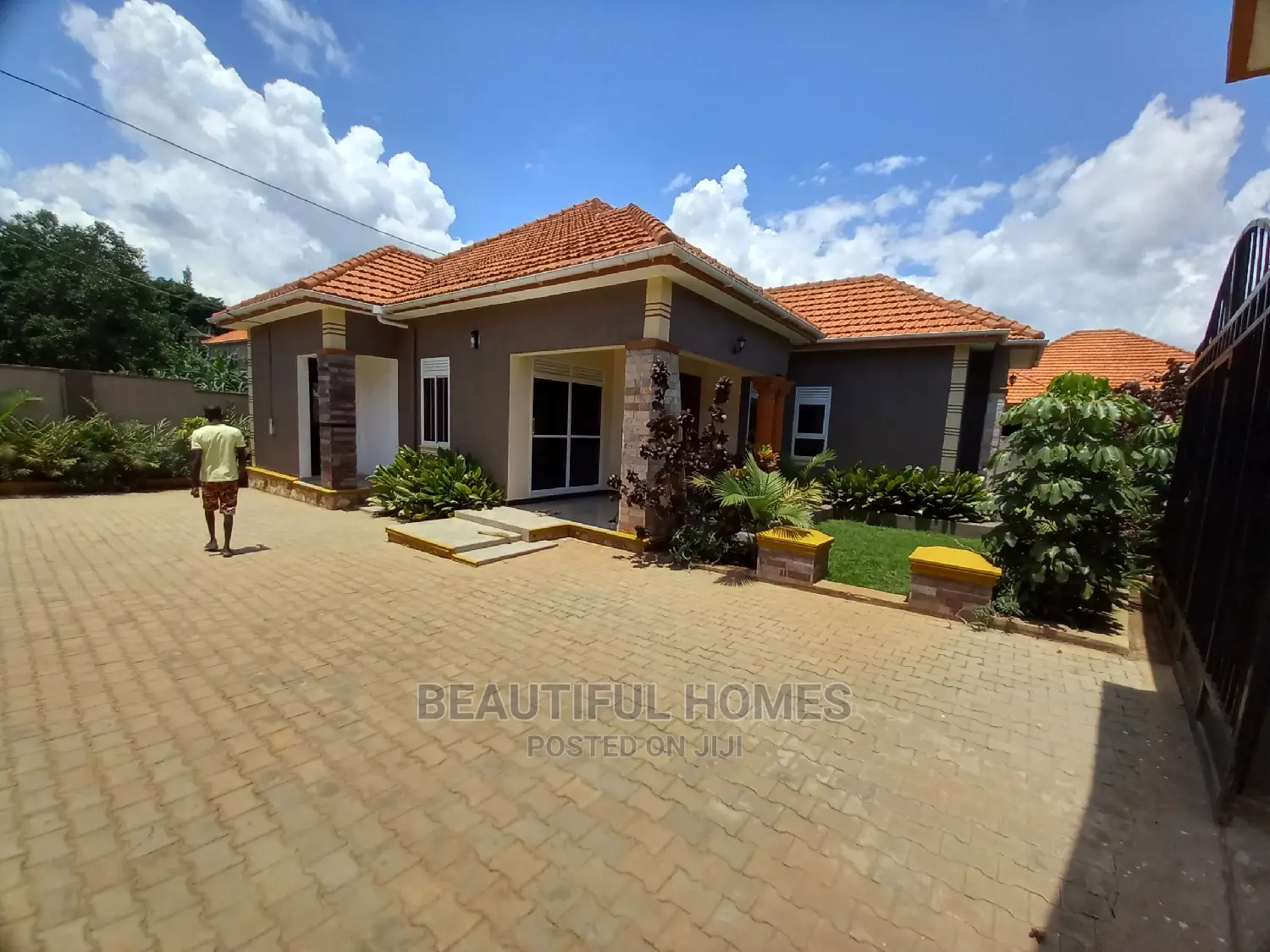 Furnished 4bdrm House in Corporate Estate, Kira for Sale in Kira
