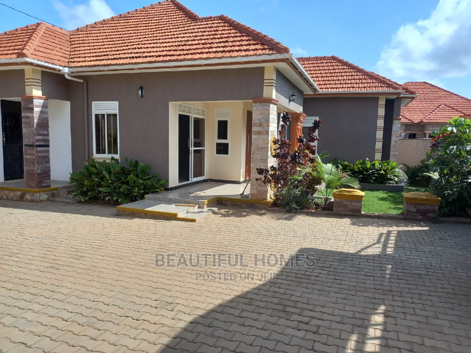 Furnished 4bdrm House in Kira Tarmacked for Sale in Kira