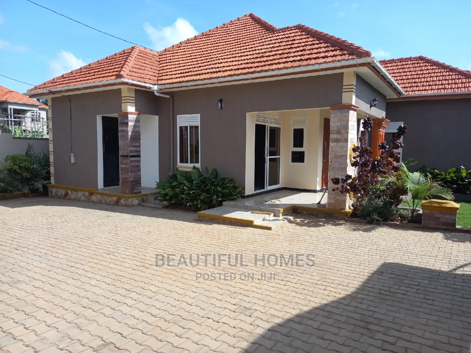 Furnished 4bdrm House in Kira Tarmacked for Sale in Kira