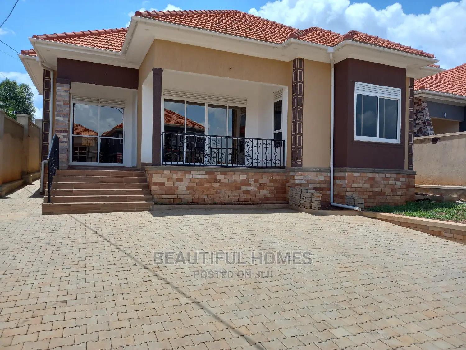 Furnished 4bdrm House in Kira Tarmacked for Sale in Kira
