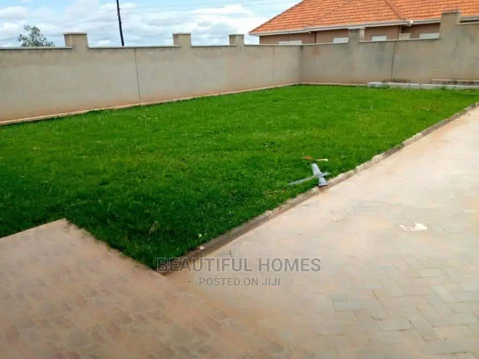 Furnished 4bdrm House in Kira Upscale for Sale in Kira