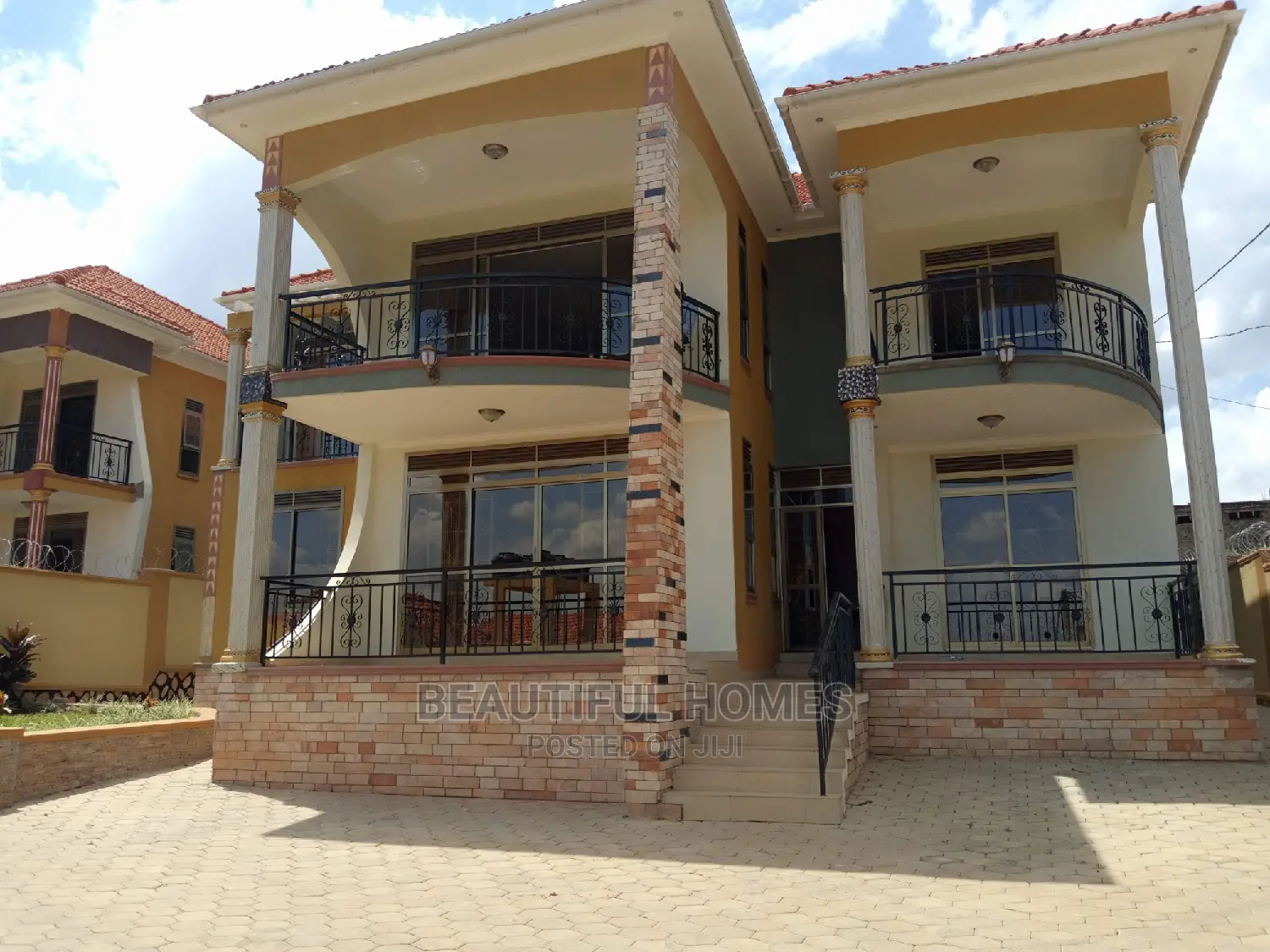 Furnished 5bdrm Duplex in Kira Gorgeous Estate, Central Division in Central Division