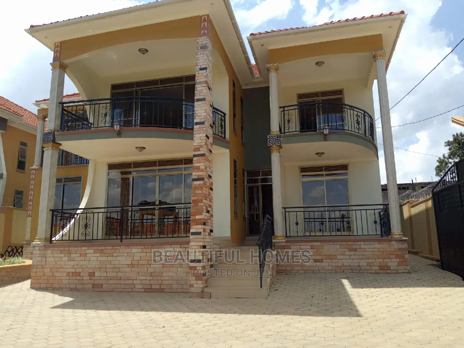 Furnished 5bdrm Duplex in Kira Gorgeous Estate, Central Division in Central Division