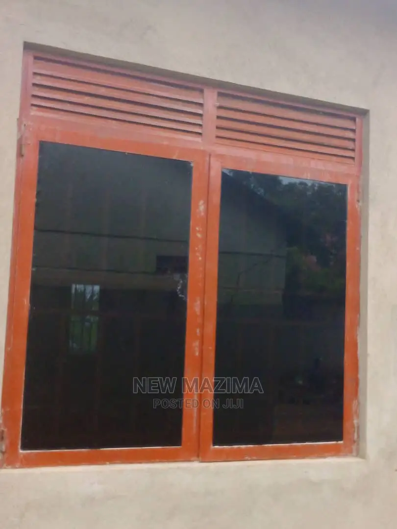 2bdrm House in Ntebe Rd Kawuku, Division a for Sale in Division A