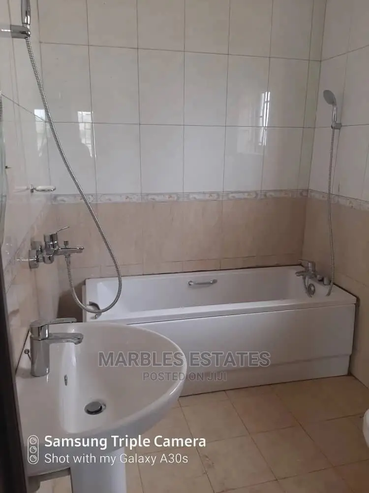 5bdrm Maisonette in Munyonyo, Central Division for Rent in Central Division