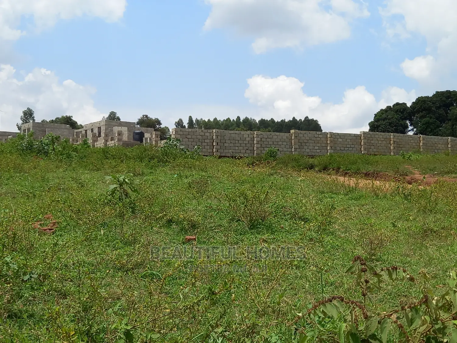 Kasangati 100*100 in a Gated Neighborhood on Immediate Sell in Nangabo