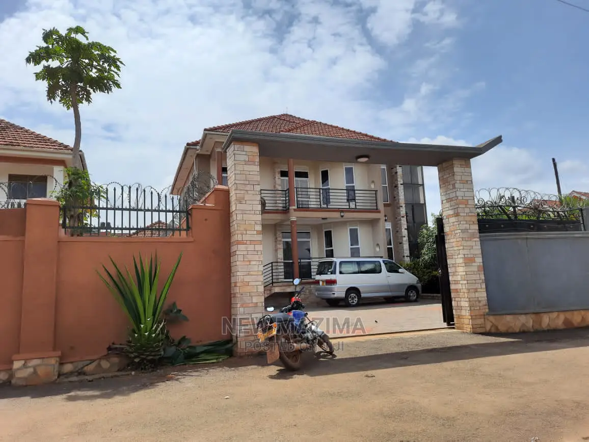 5bdrm House in Muyenga Heights, Division a for Sale in Division A
