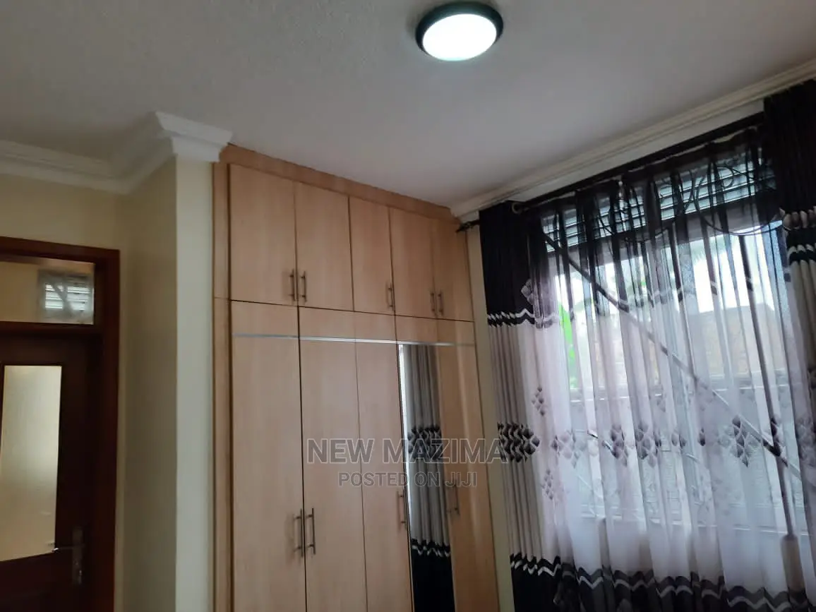 5bdrm House in Muyenga Heights, Division a for Sale in Division A