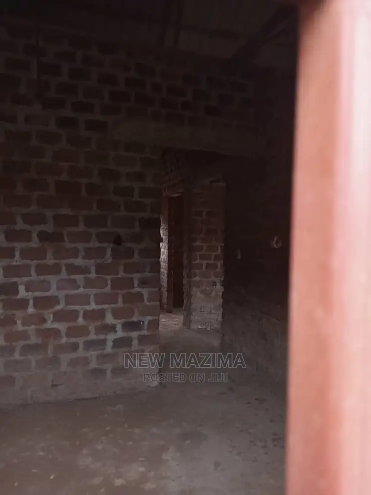 2bdrm House in Salaama Munyonyo Rd, Division a for Sale in Division A