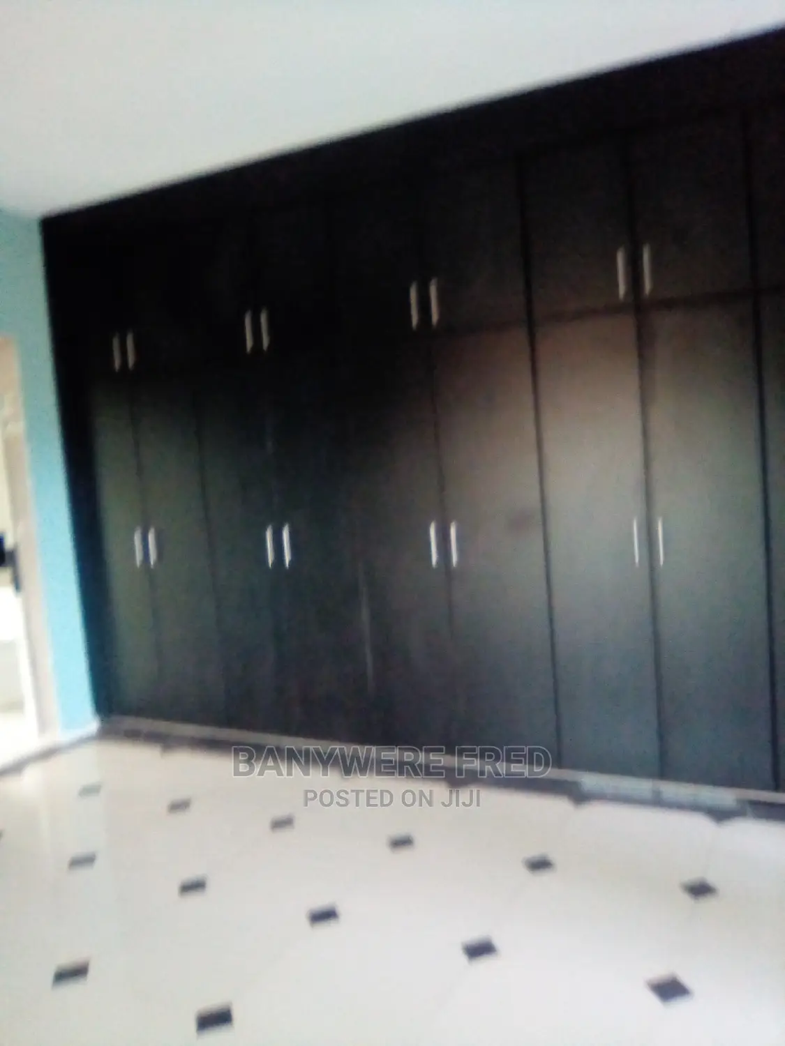 Furnished 5bdrm Apartment in Kira for Sale in Kira