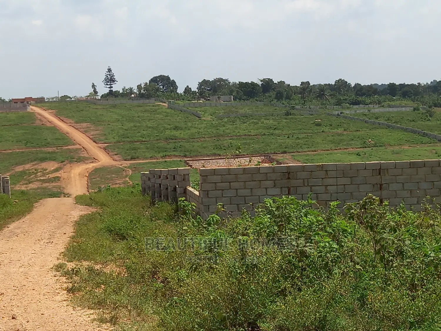 Kasangati 100,*100 in Diplomat Estate on Sell in Nangabo