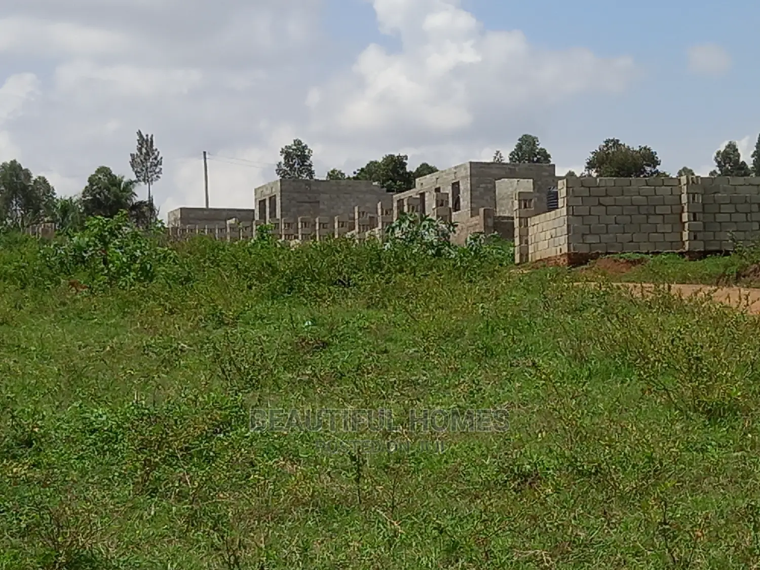 Kasangati 100×100 in Gated Neighborhood for Sale in Kira