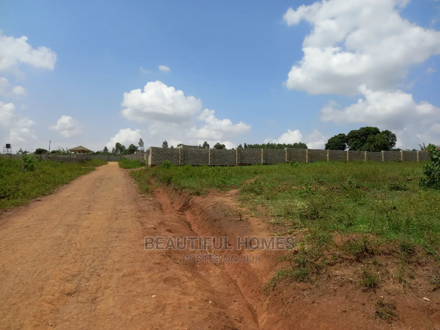 Deal,Kasangati (100*100) in Gated Estate ,High Level in Kira
