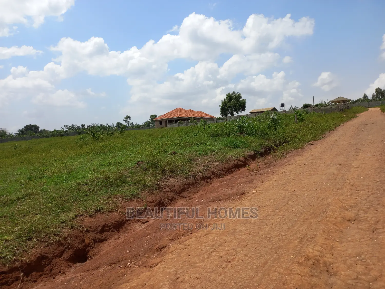 Kasangati 100%100 in Ggated Estate Wealthy Environment in Kira