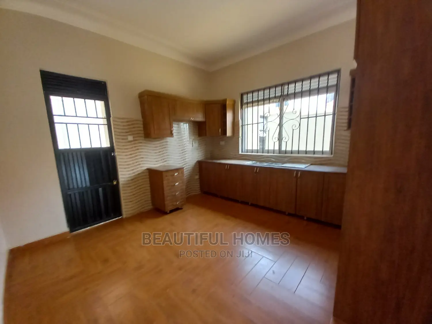 Furnished 4bdrm Bungalow in Kira Corporate for Sale in Kira