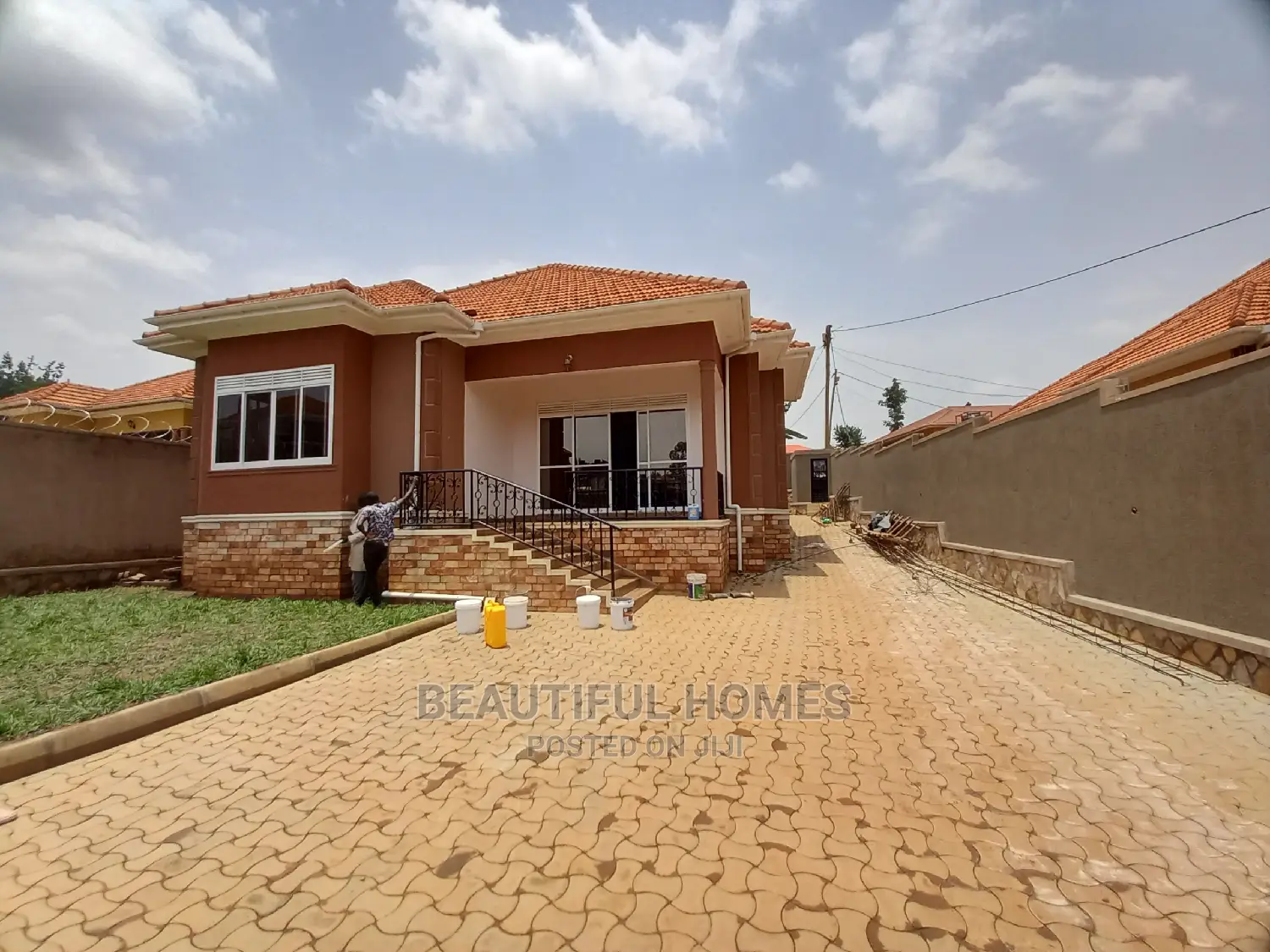 Furnished 4bdrm Bungalow in Kira Corporate for Sale in Kira