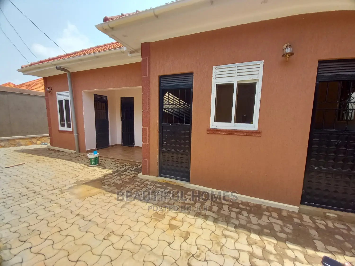 Furnished 4bdrm Bungalow in Kira Corporate for Sale in Kira