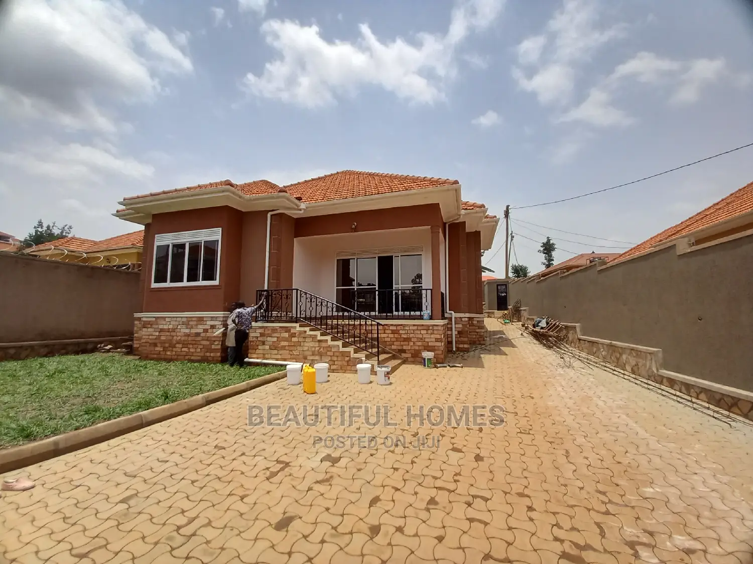 Furnished 4bdrm Bungalow in Kira Corporate for Sale in Kira
