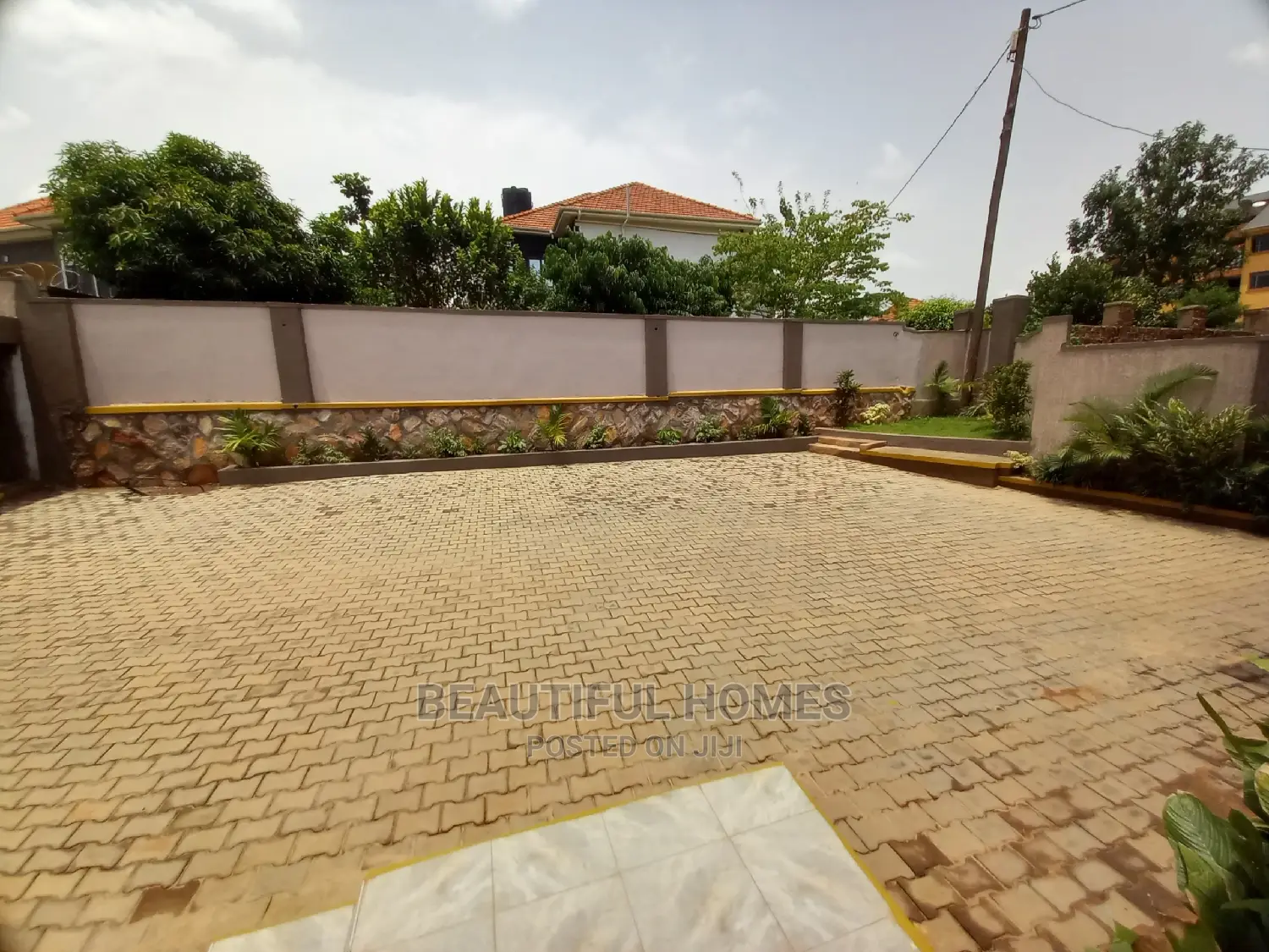 Furnished 4bdrm House in Kira Gated Estate for Sale in Kira