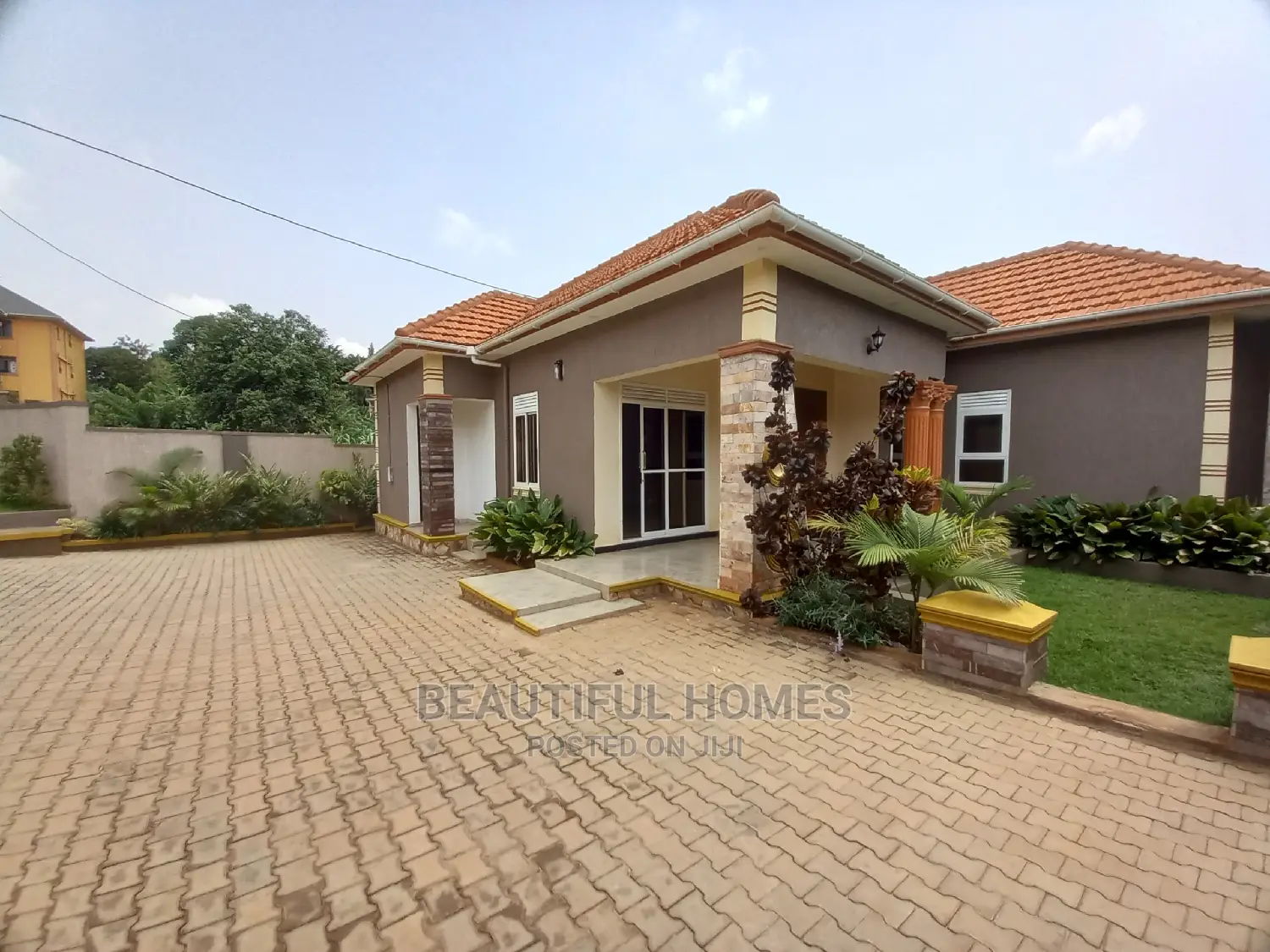 Furnished 4bdrm Bungalow in Kira Wealthy Tarmack for Sale in Kira