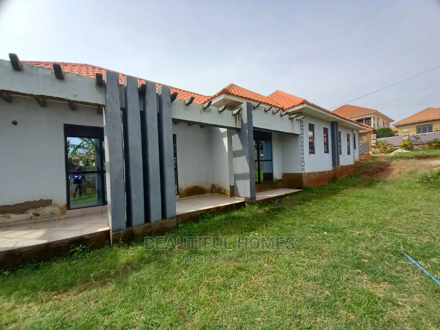 Furnished 4bdrm Bungalow in Kira Corporate Area for Sale in Kira