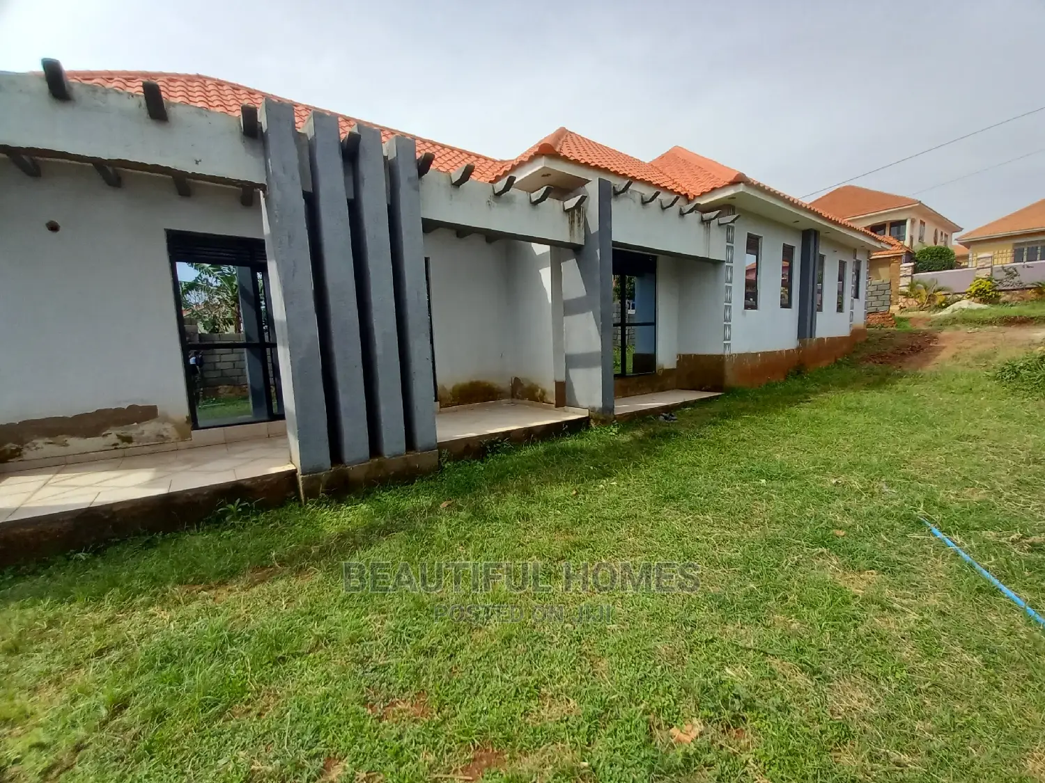 Furnished 4bdrm Bungalow in Kira Corporate Area for Sale in Kira