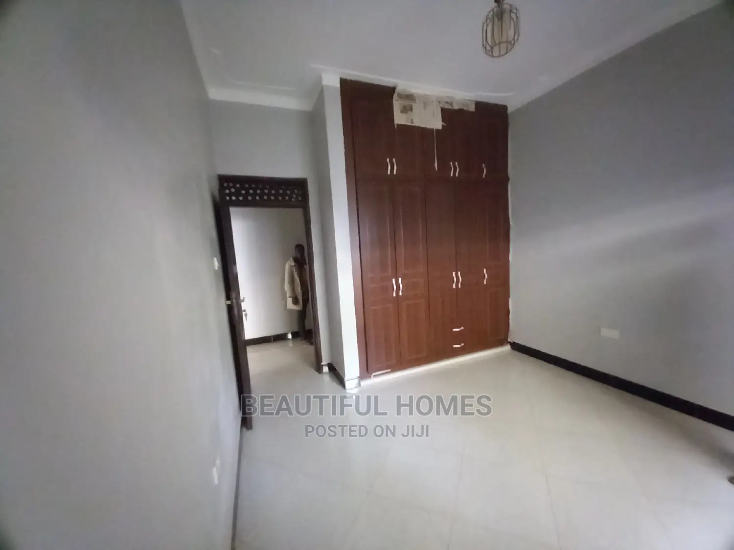 Furnished 4bdrm Bungalow in Kira Corporate Area for Sale in Kira