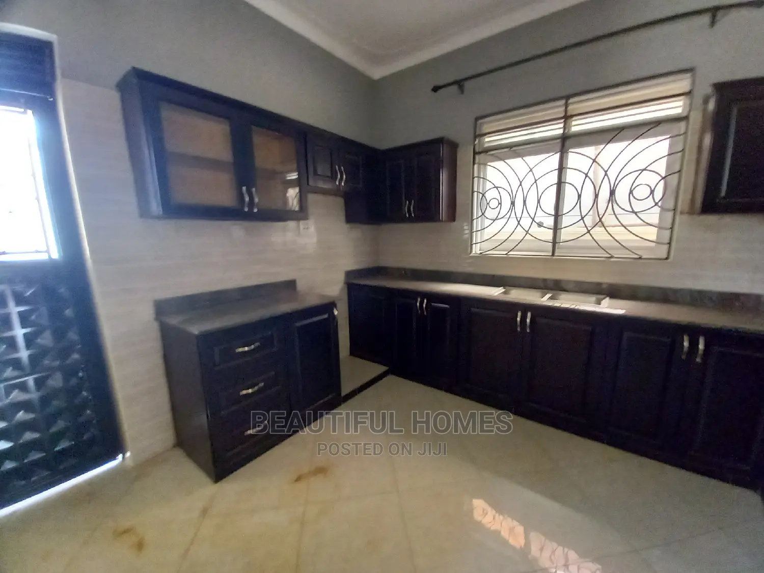Furnished 4bdrm Bungalow in Kira Organised for Sale in Kira