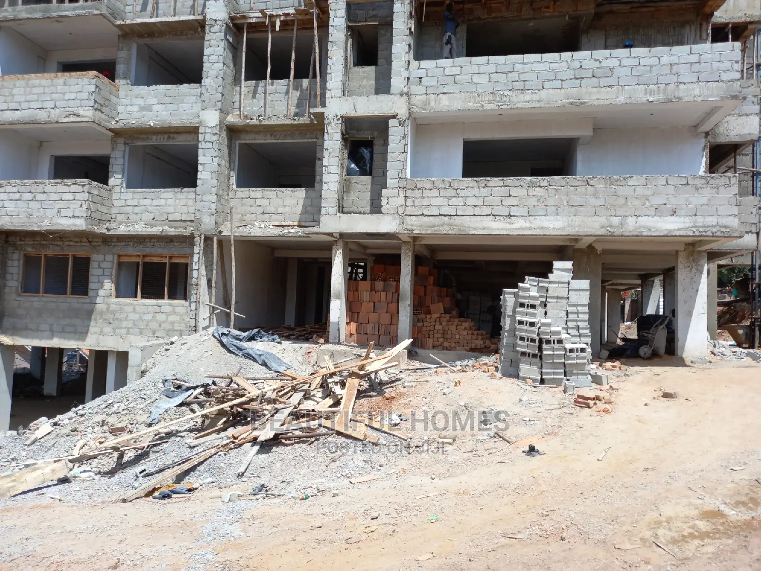 Furnished 2bdrm Condo in Mutungo, Central Division for Sale in Central Division